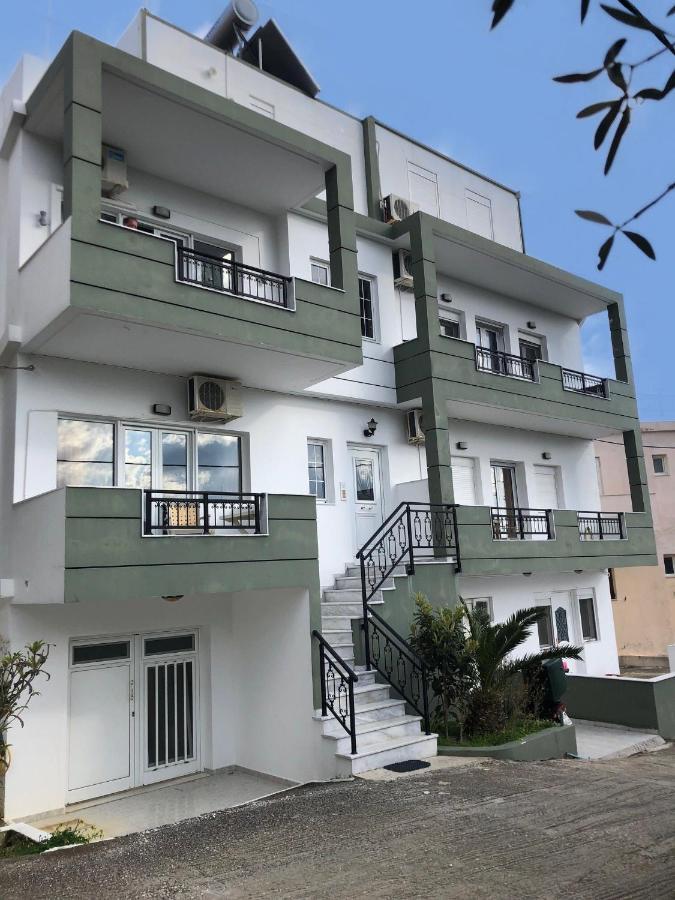 Blue Sky Apartments Makrýgialos 외부 사진