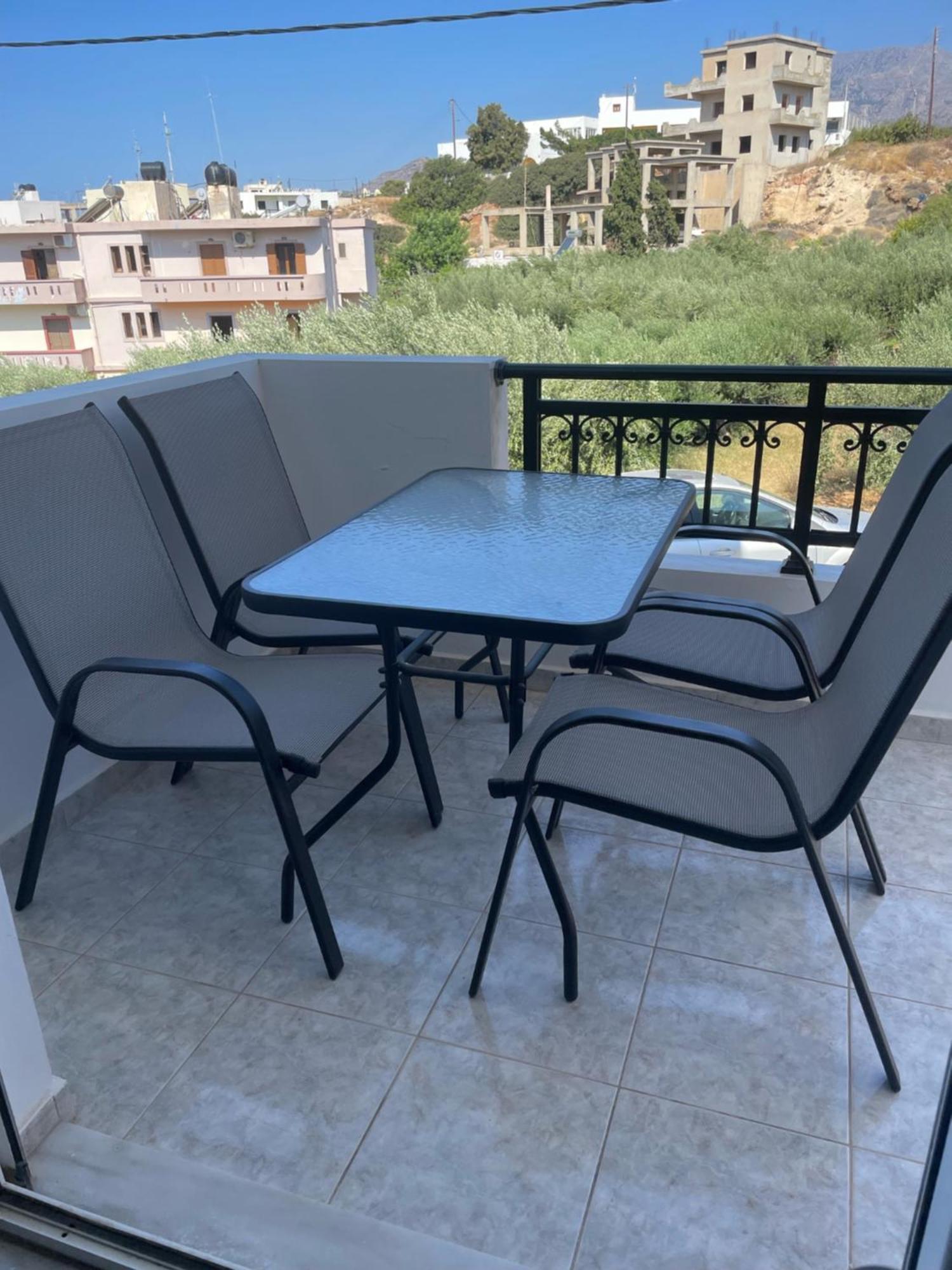 Blue Sky Apartments Makrýgialos 외부 사진