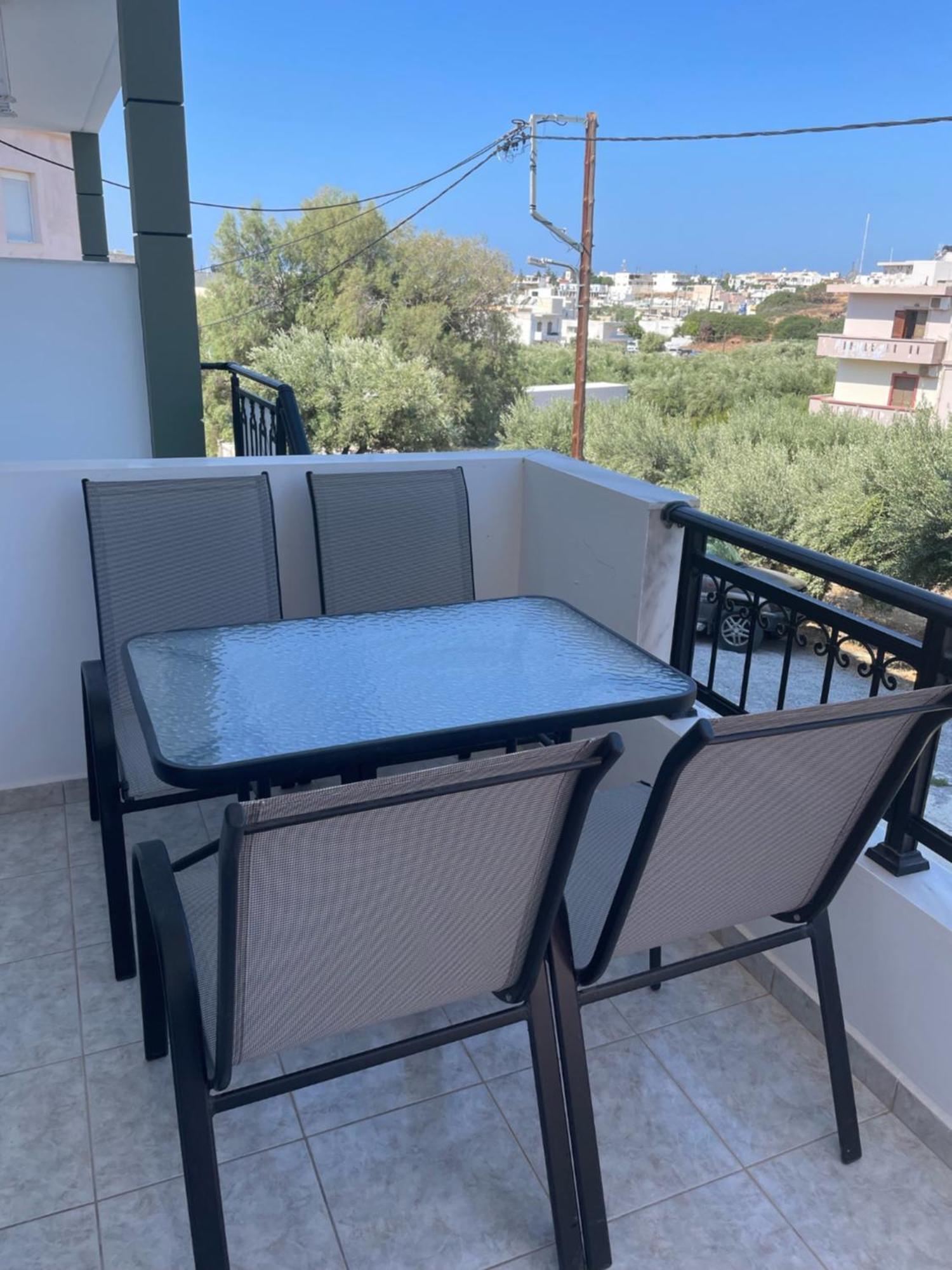 Blue Sky Apartments Makrýgialos 외부 사진